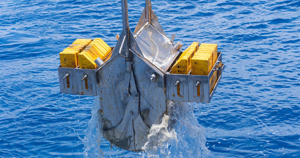 CSA has deepwater survey systems and samplers capable of completing deep-sea collections and studies.